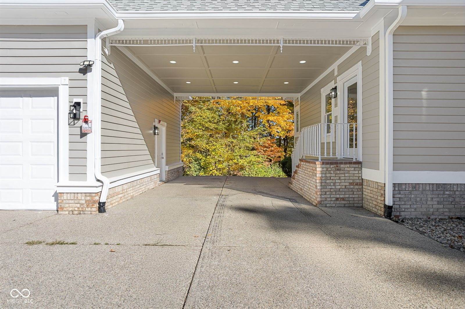 15 South Creedmoor Way, Anderson, IN 46011