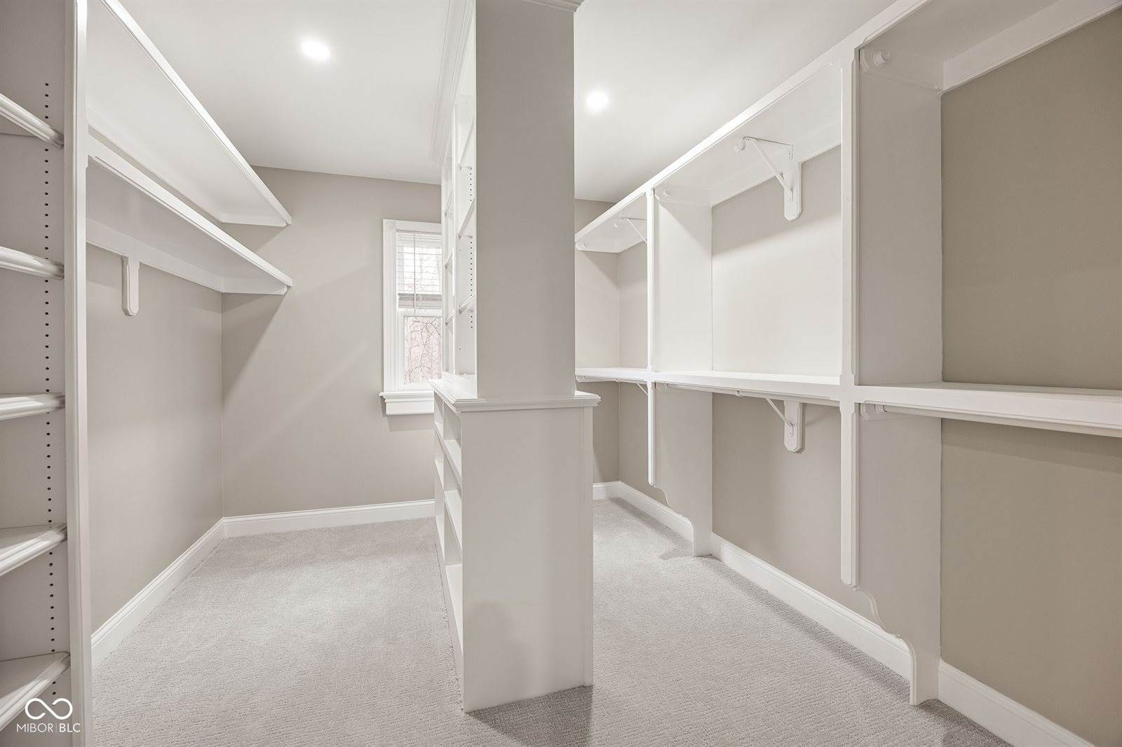 15 South Creedmoor Way, Anderson, IN 46011