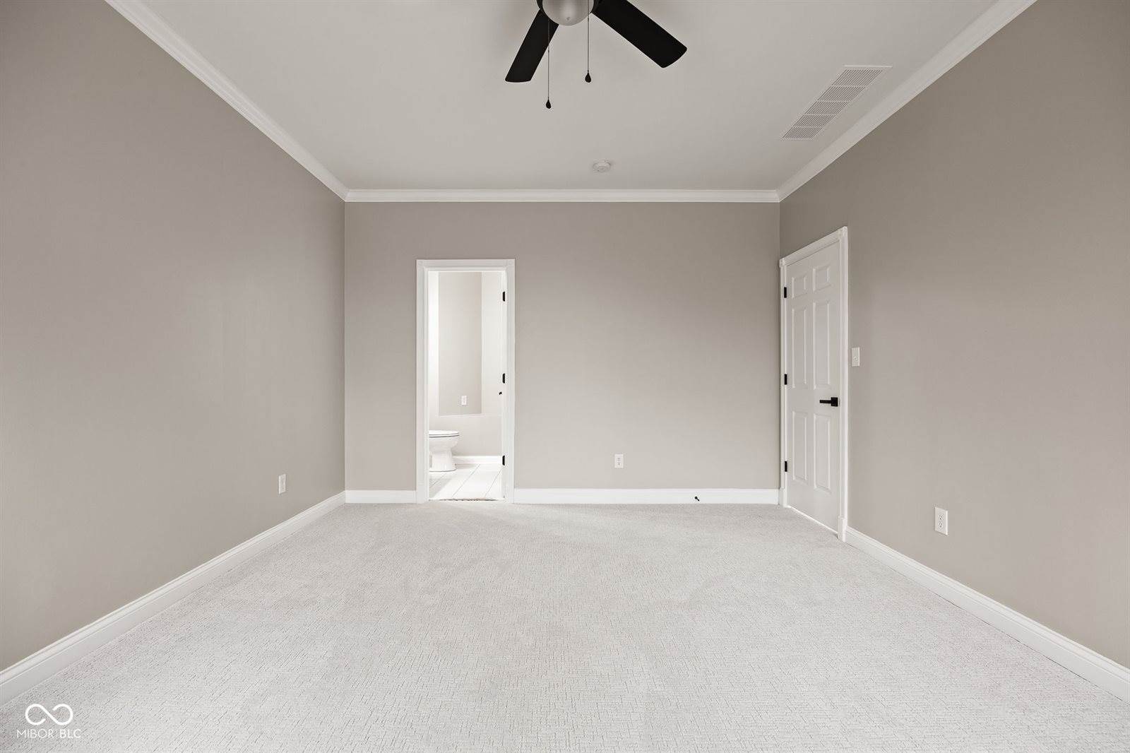 15 South Creedmoor Way, Anderson, IN 46011