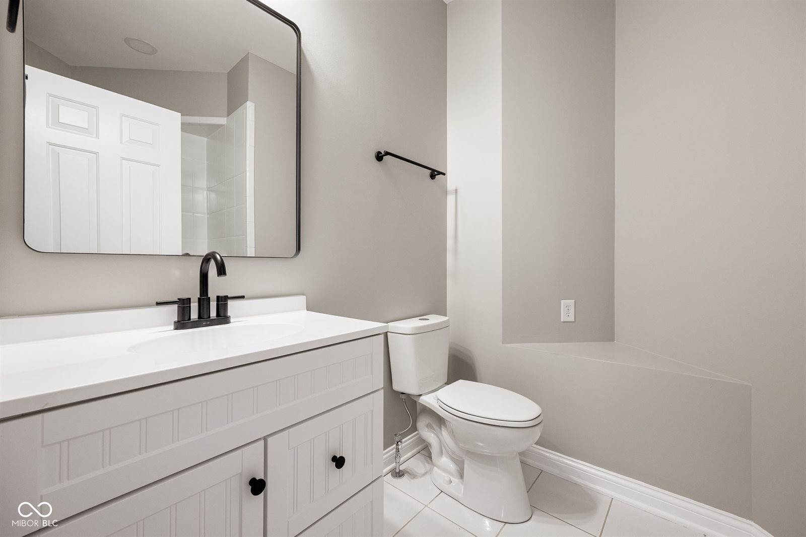 15 South Creedmoor Way, Anderson, IN 46011