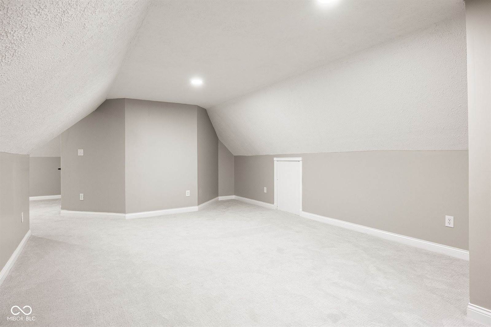 15 South Creedmoor Way, Anderson, IN 46011