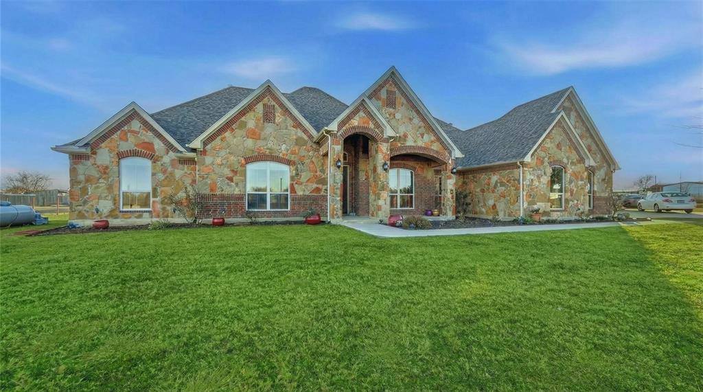 25275 Williams Drive, Justin, TX 76247