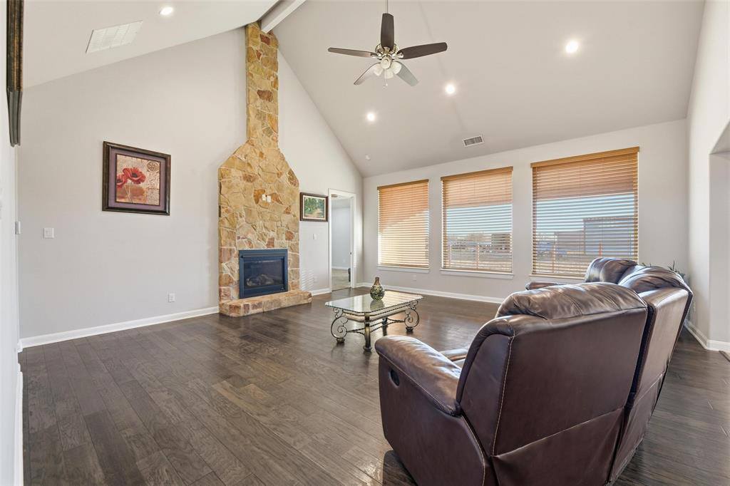 25275 Williams Drive, Justin, TX 76247