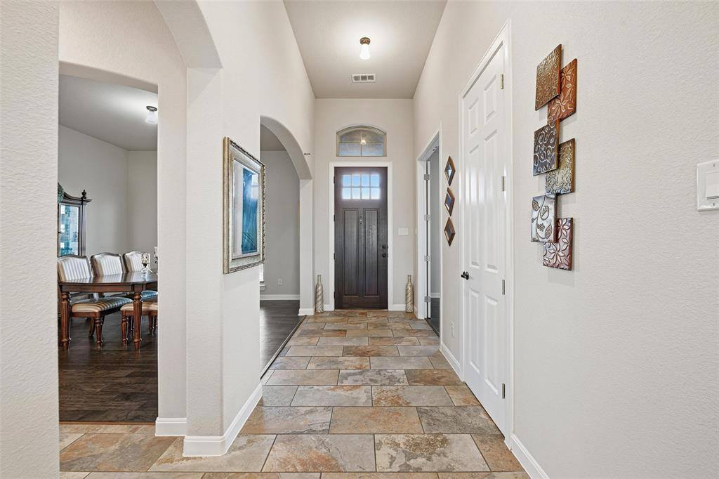 25275 Williams Drive, Justin, TX 76247