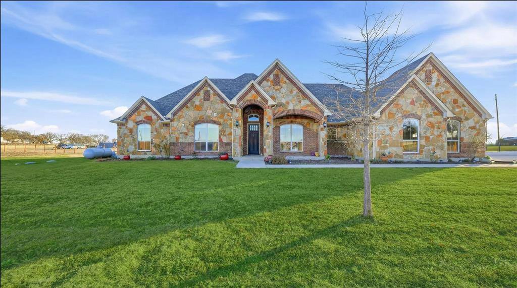 25275 Williams Drive, Justin, TX 76247