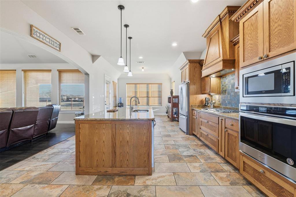 25275 Williams Drive, Justin, TX 76247