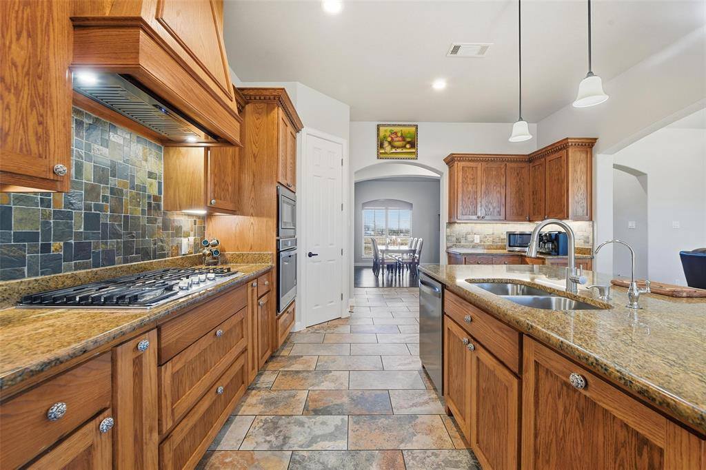 25275 Williams Drive, Justin, TX 76247