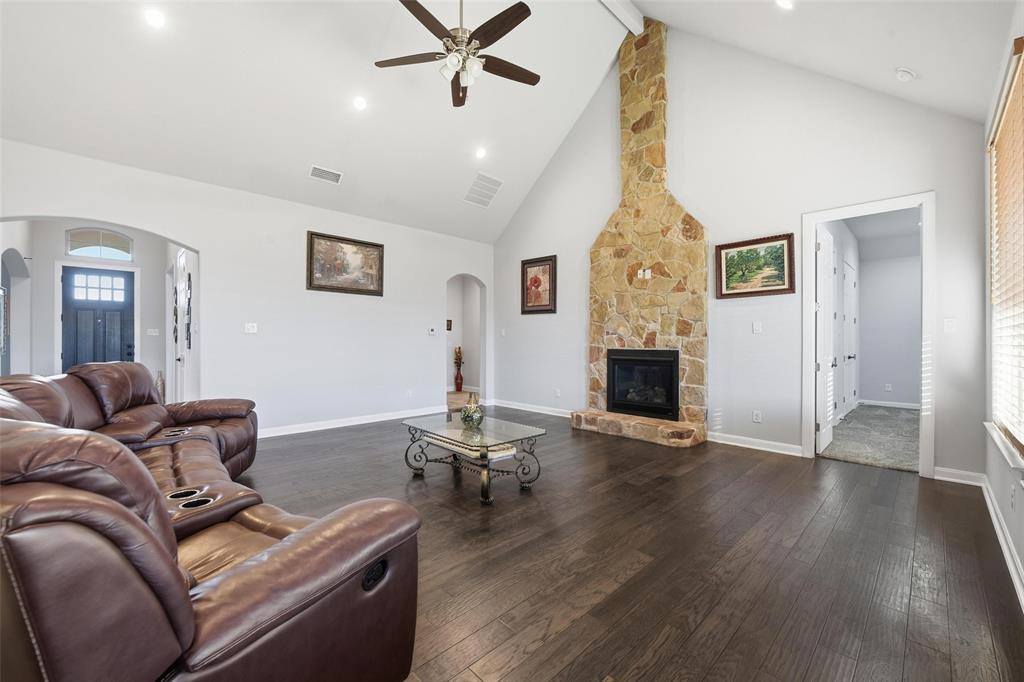 25275 Williams Drive, Justin, TX 76247