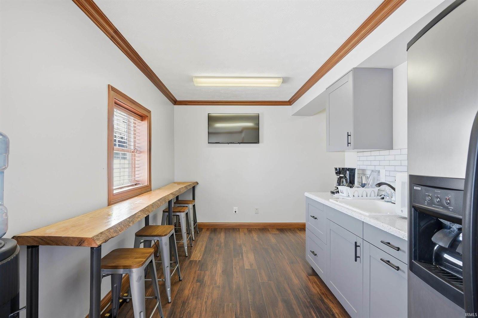 6201 S Cowan Road, Muncie, IN 47302