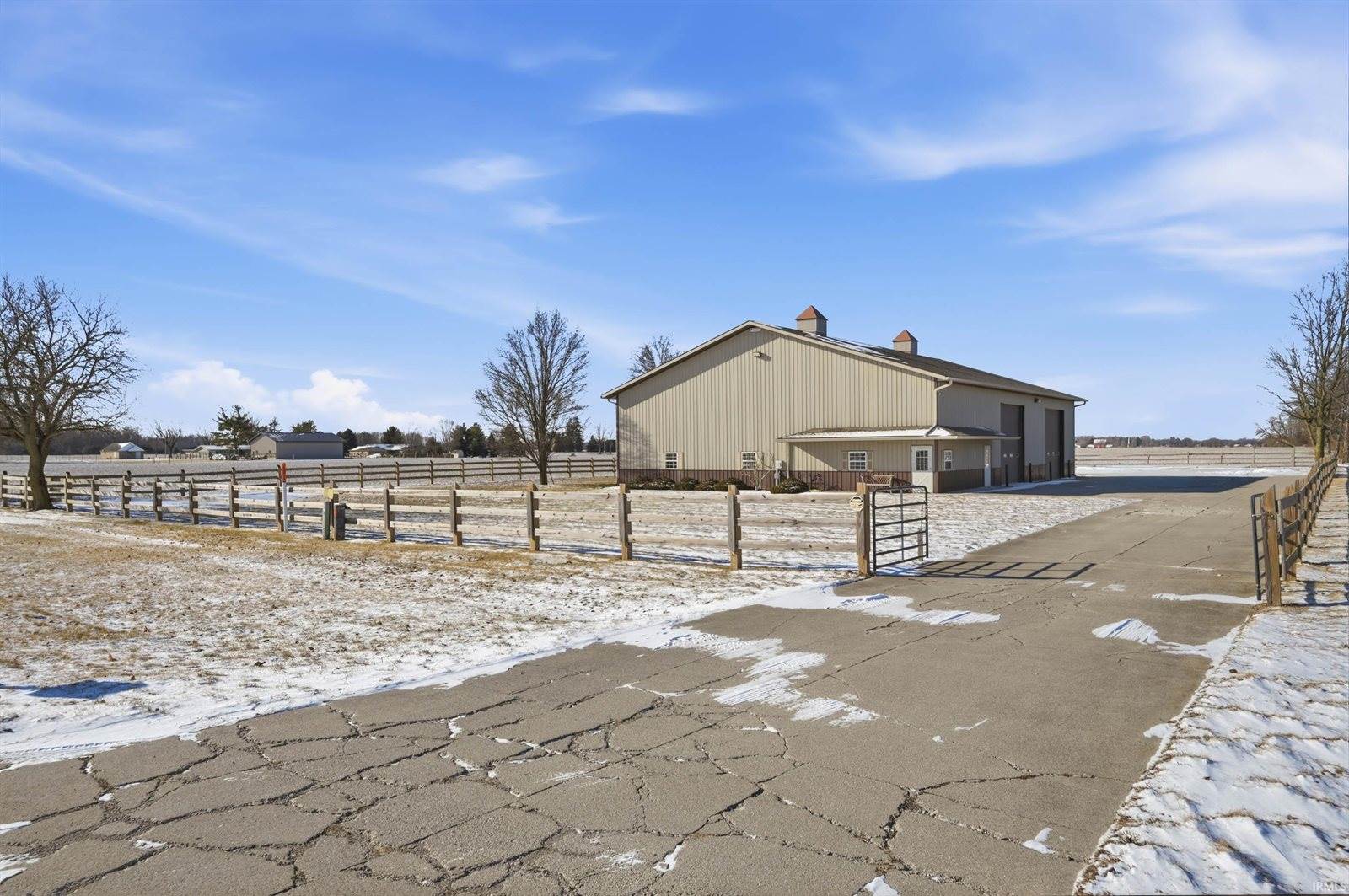6201 S Cowan Road, Muncie, IN 47302