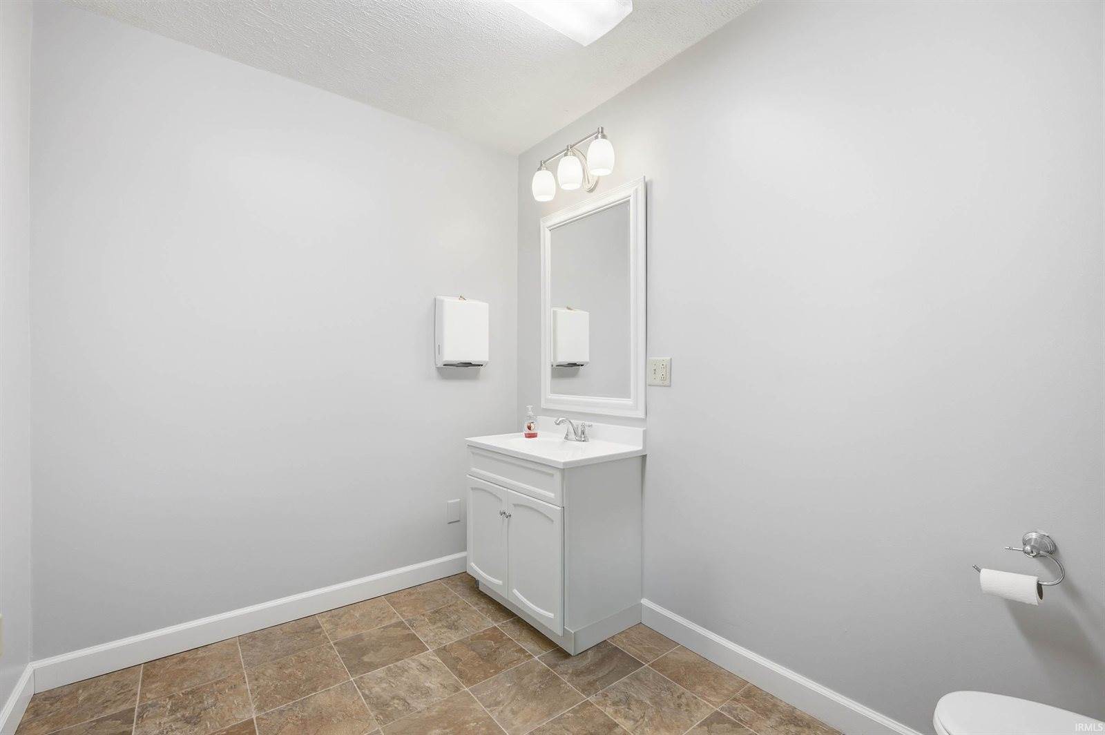 6201 S Cowan Road, Muncie, IN 47302