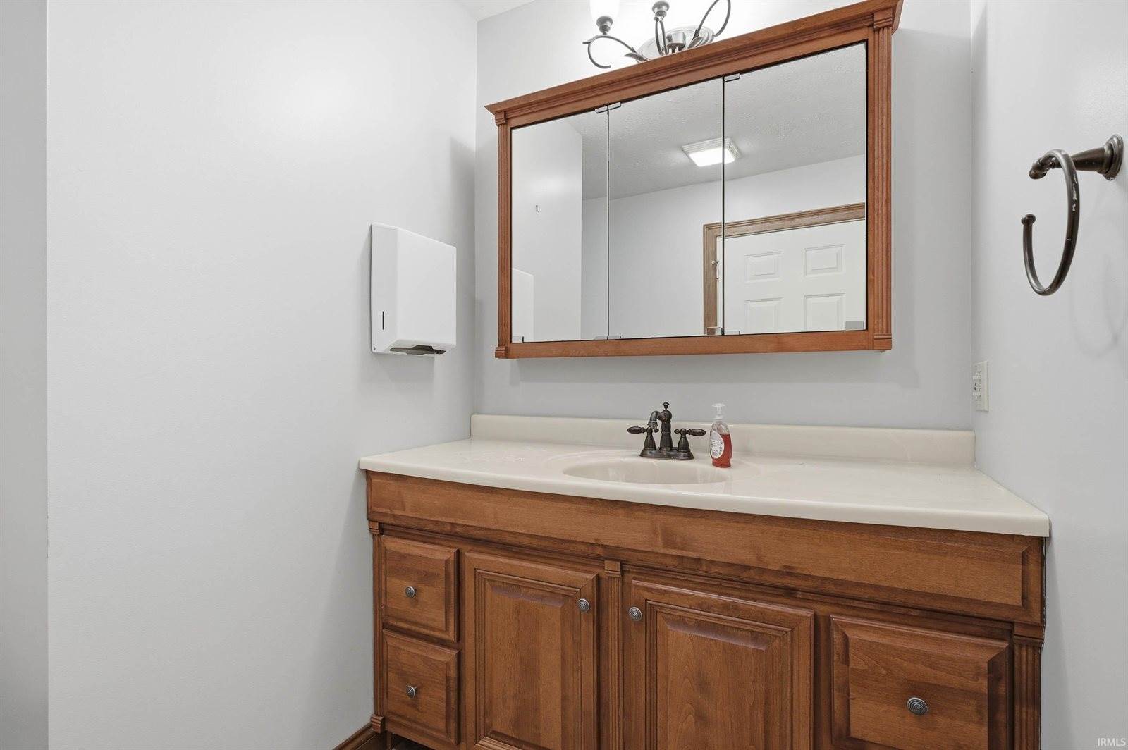 6201 S Cowan Road, Muncie, IN 47302