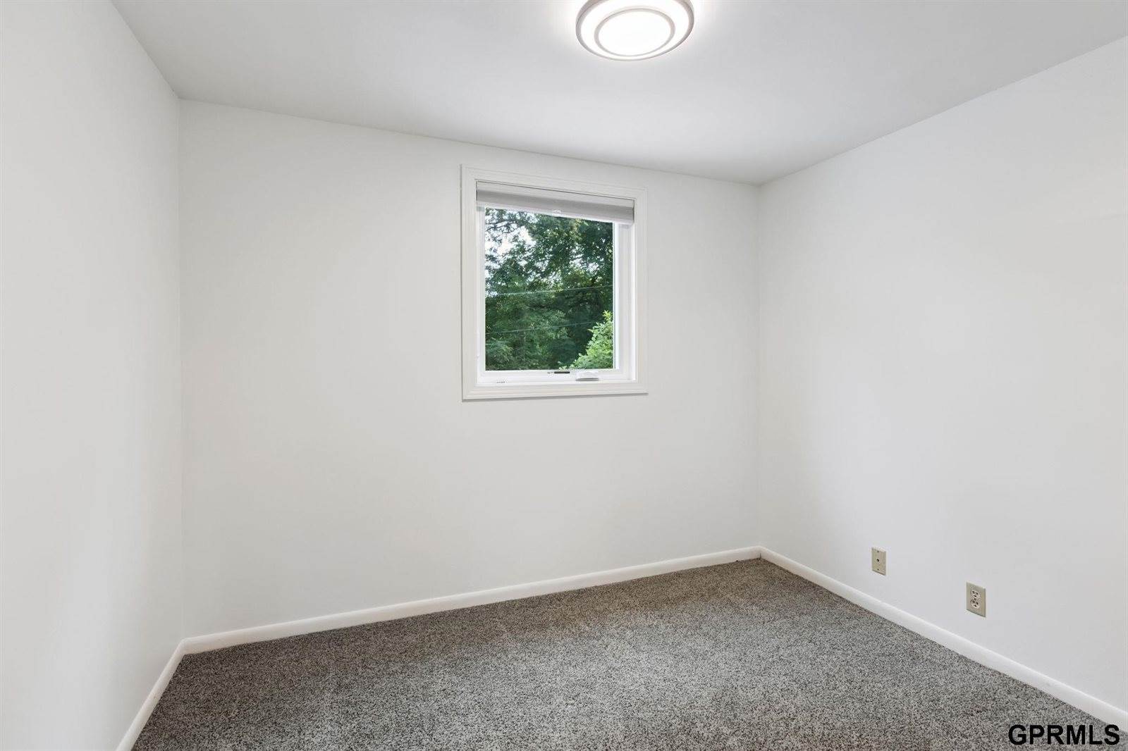 9334 Spring Street, Omaha, NE 68124