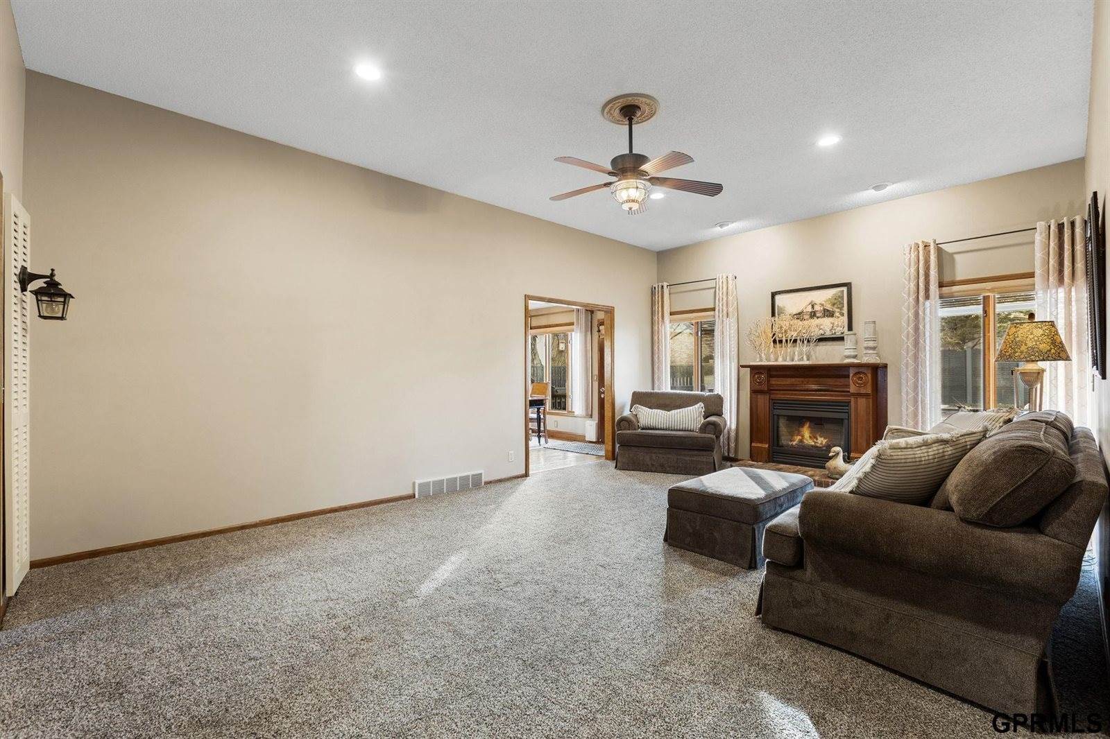 11024 North 61St Street, Omaha, NE 68152