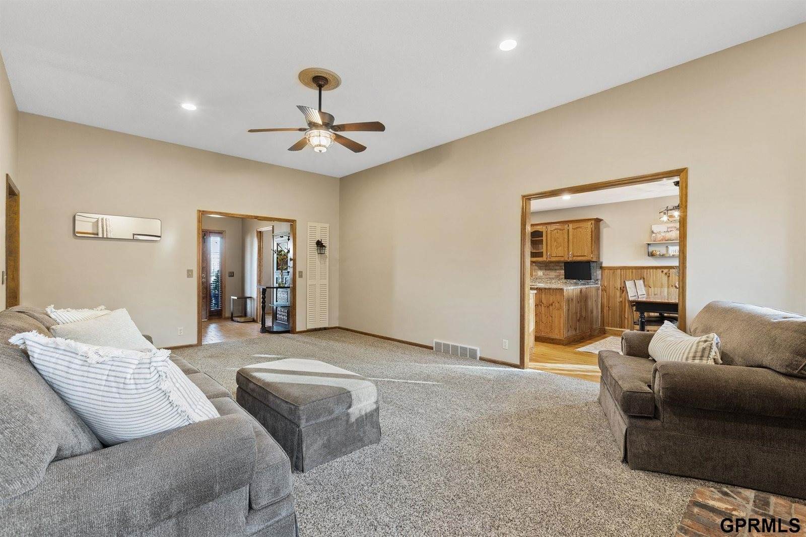 11024 North 61St Street, Omaha, NE 68152