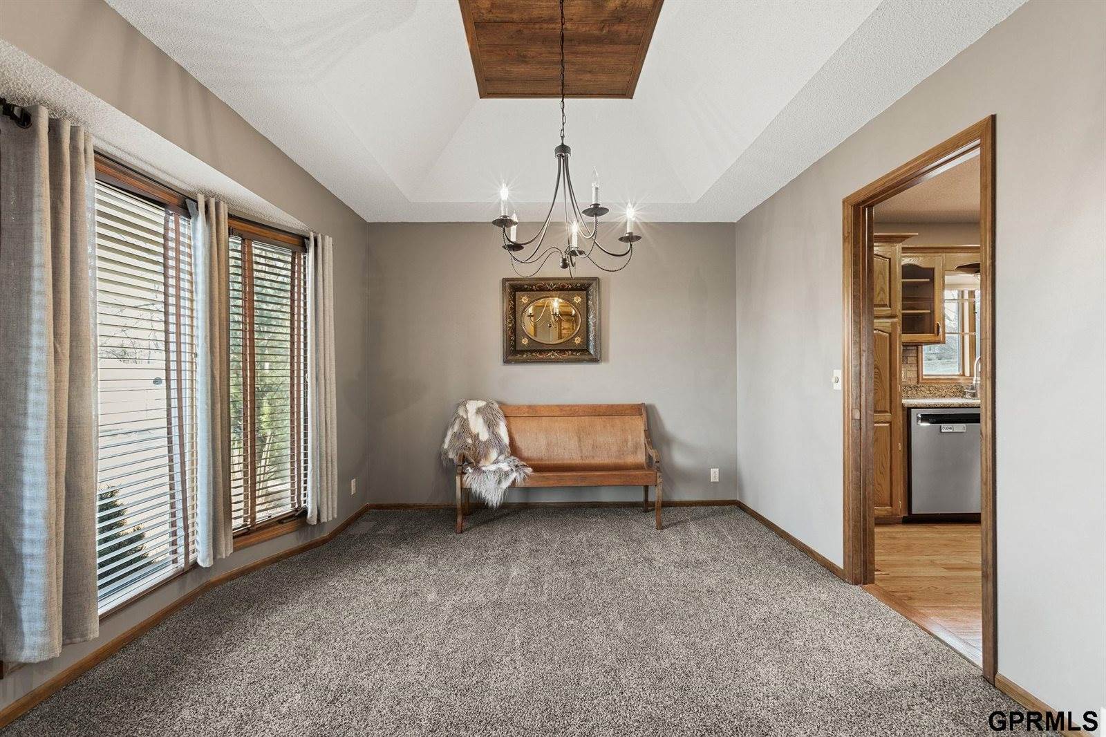 11024 North 61St Street, Omaha, NE 68152