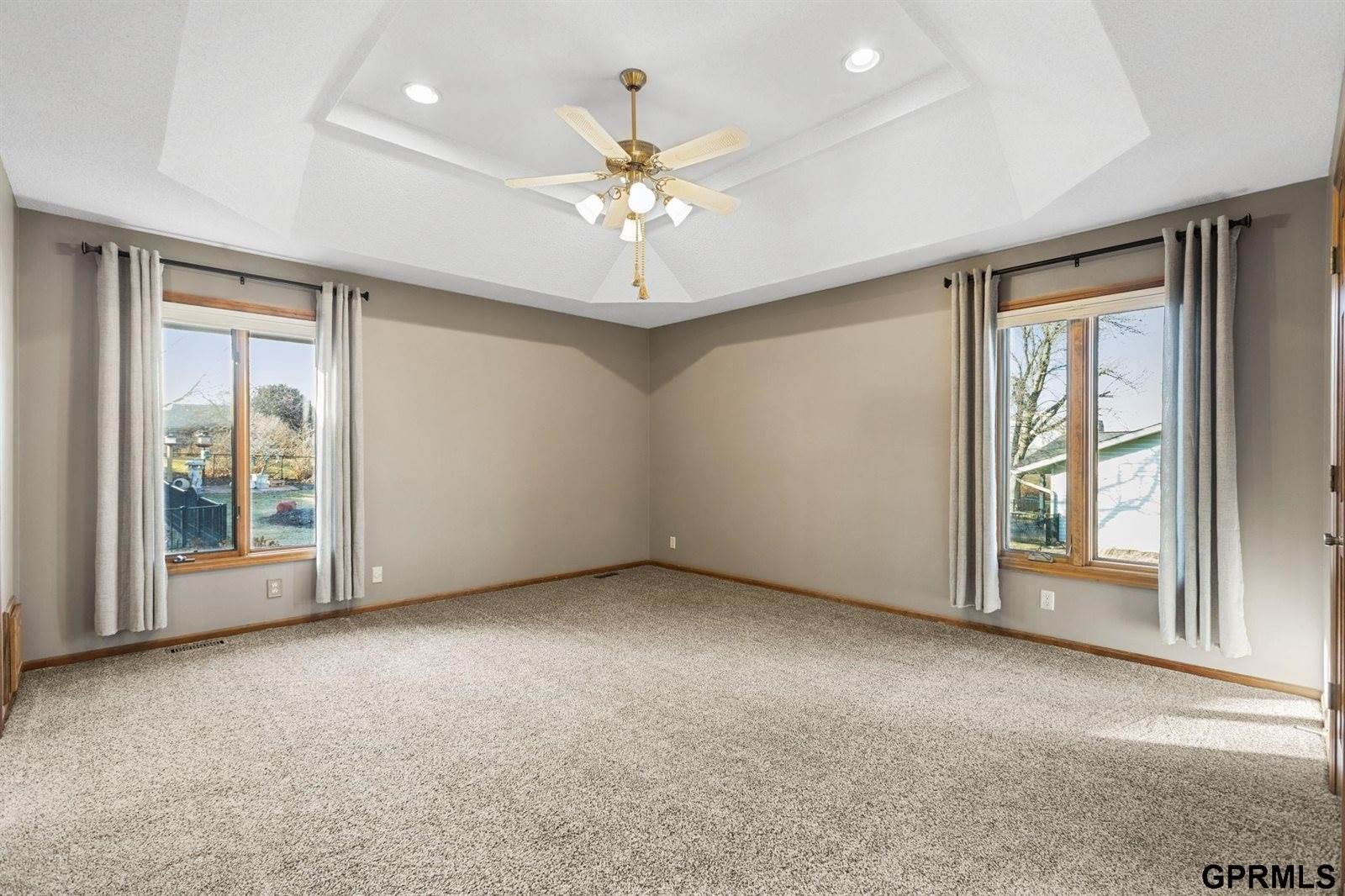 11024 North 61St Street, Omaha, NE 68152