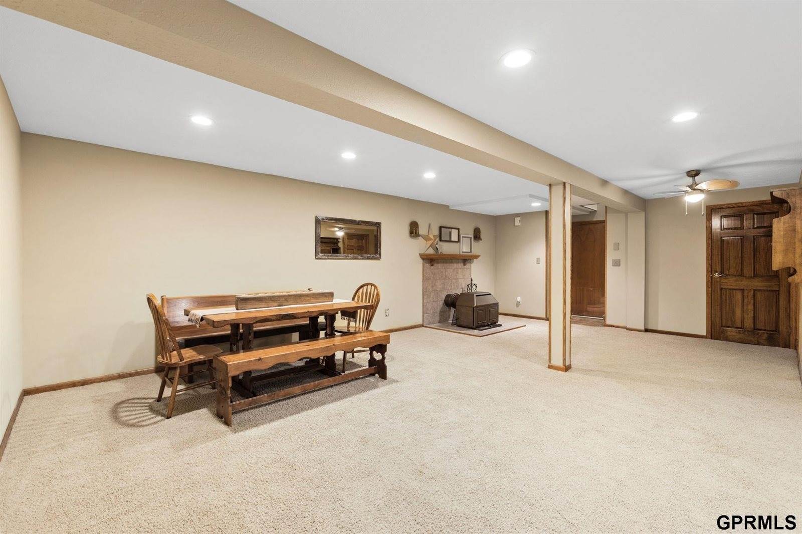 11024 North 61St Street, Omaha, NE 68152