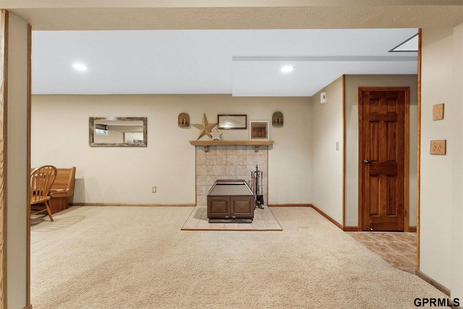 11024 North 61St Street, Omaha, NE 68152