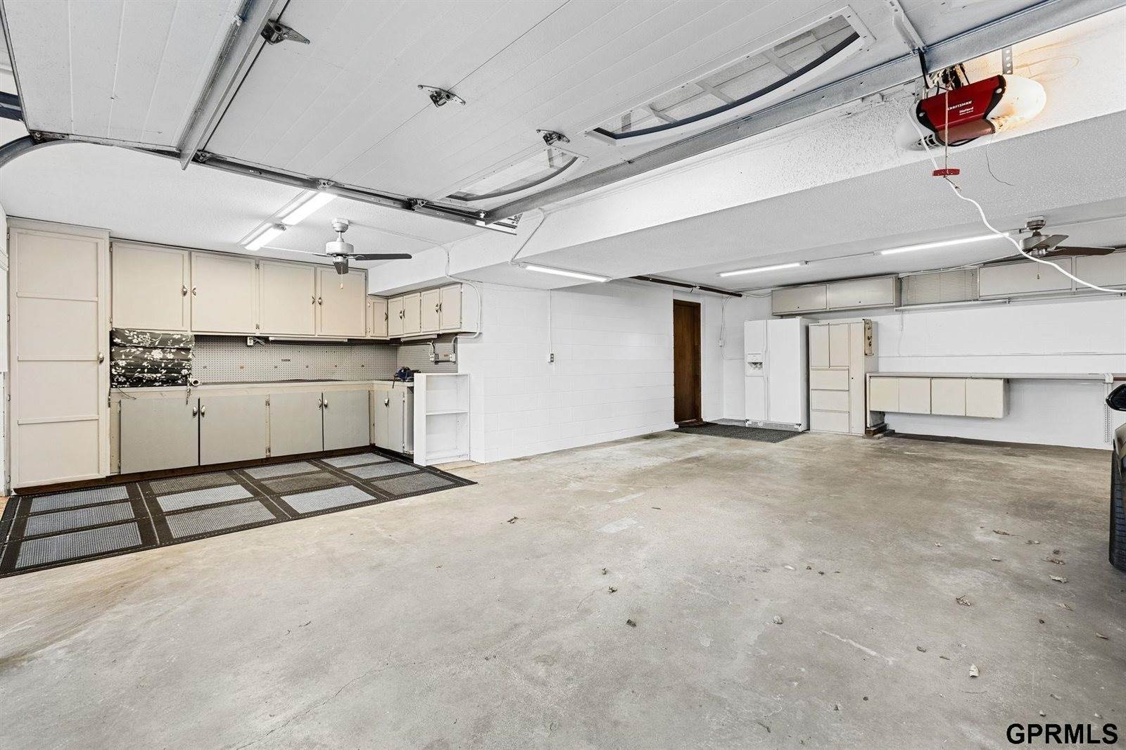 11024 North 61St Street, Omaha, NE 68152