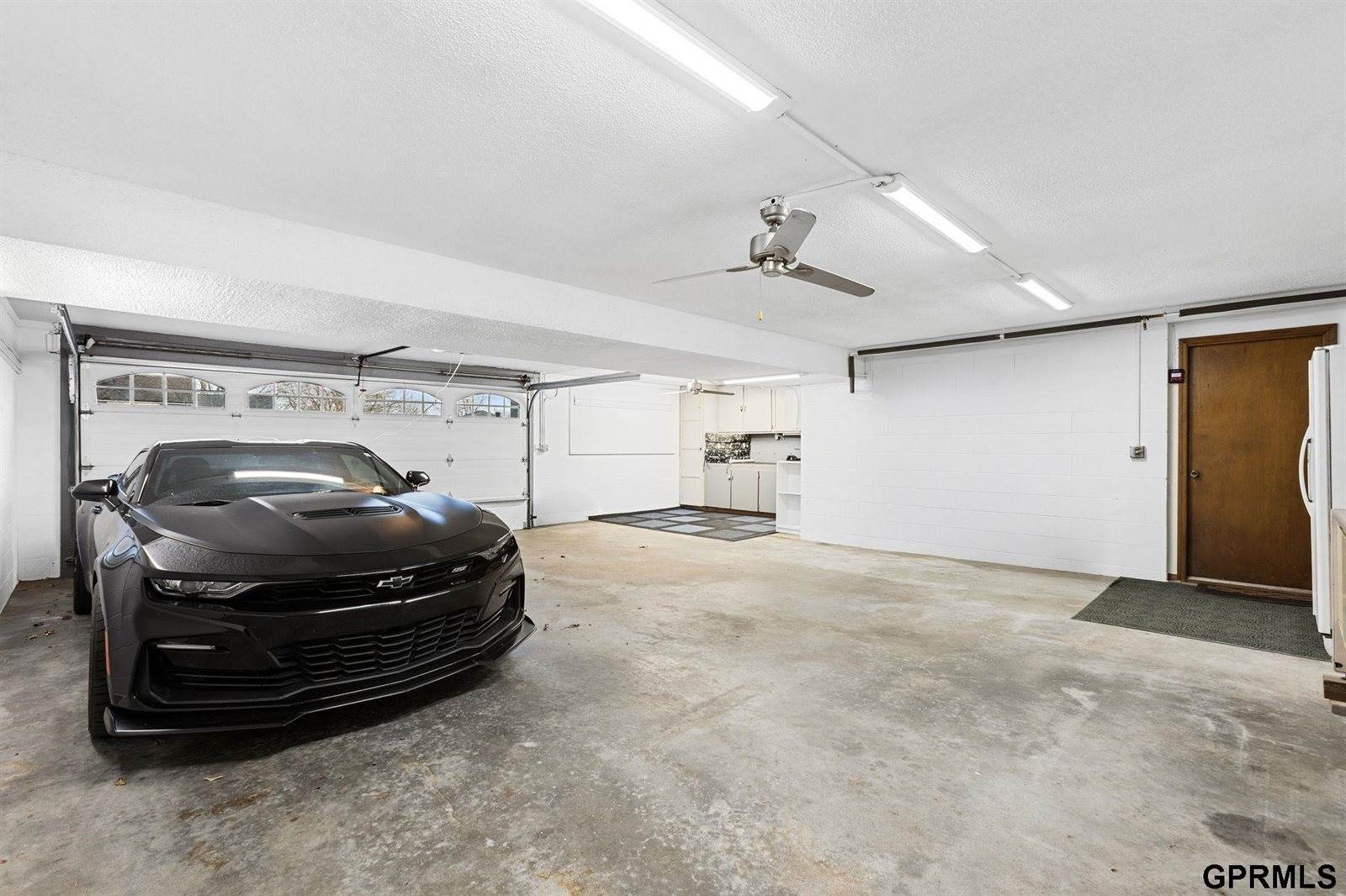 11024 North 61St Street, Omaha, NE 68152