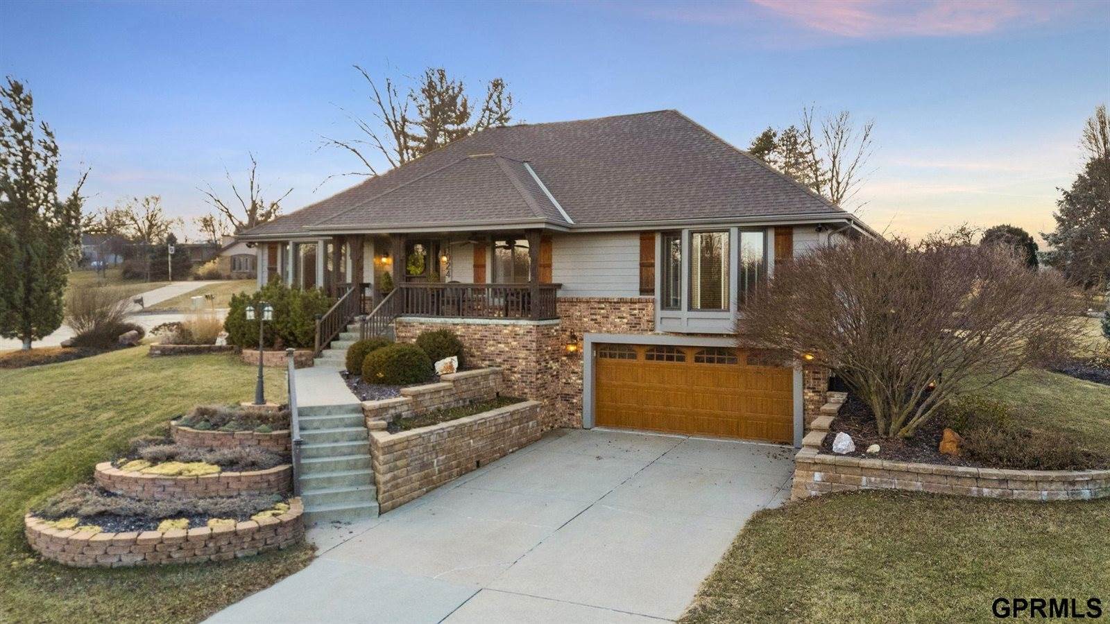 11024 North 61St Street, Omaha, NE 68152