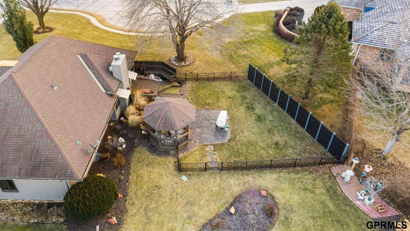 11024 North 61St Street, Omaha, NE 68152