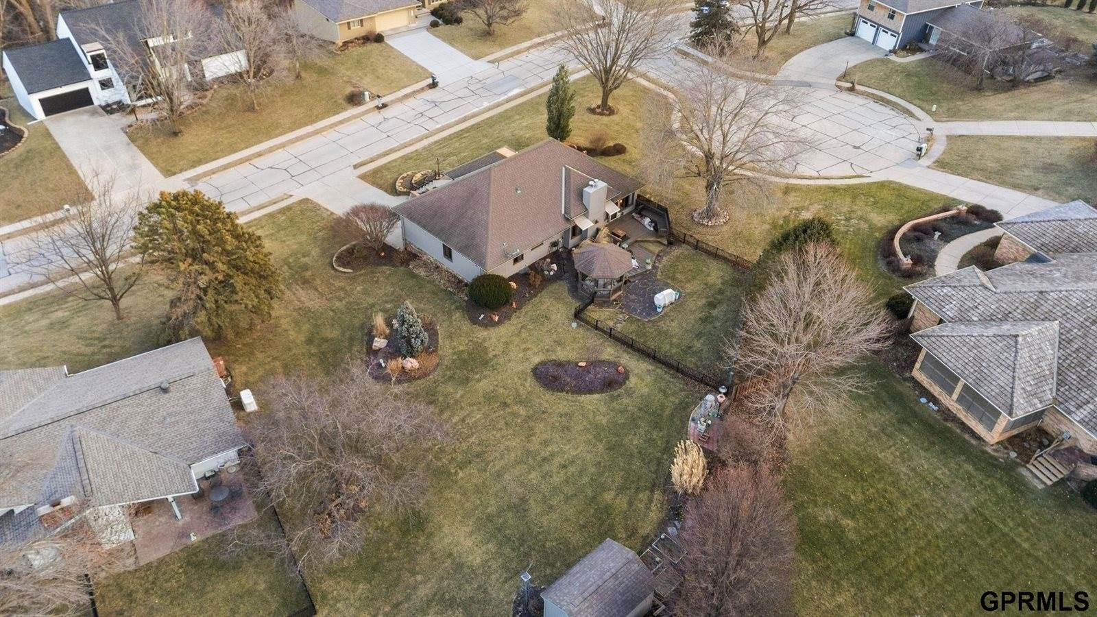 11024 North 61St Street, Omaha, NE 68152