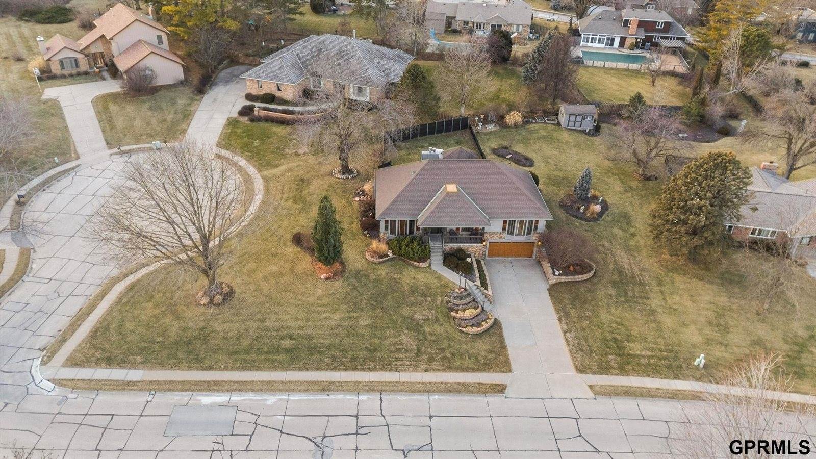 11024 North 61St Street, Omaha, NE 68152