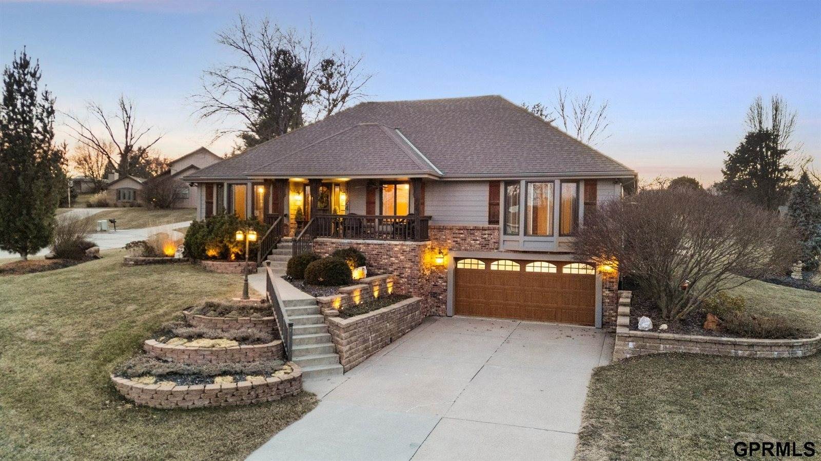 11024 North 61St Street, Omaha, NE 68152