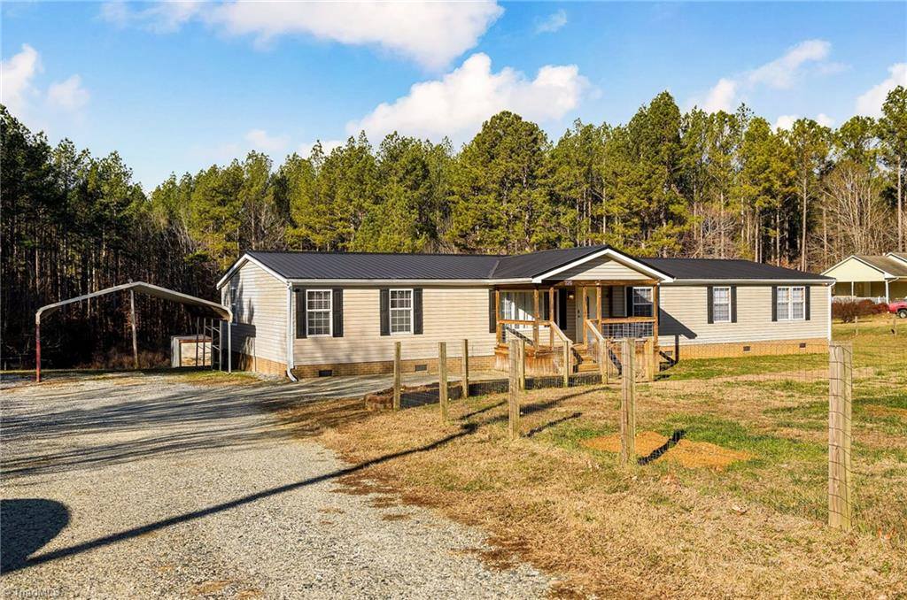 876 Mr Henry Road, Mocksville, NC 27028