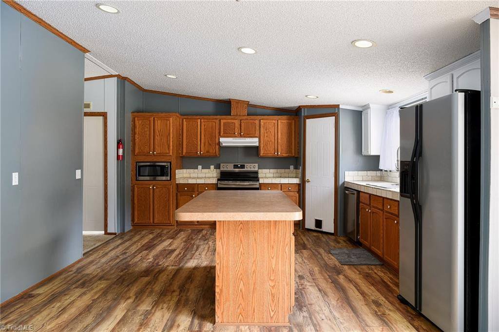 876 Mr Henry Road, Mocksville, NC 27028