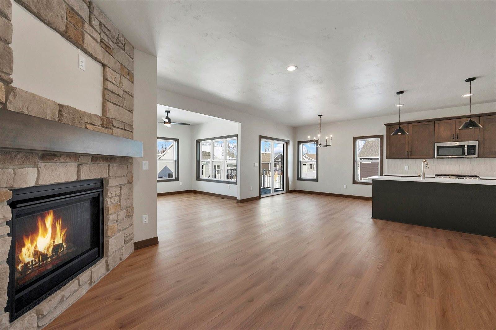 2362 Whispering Wind Lane, Green Bay, WI 54303