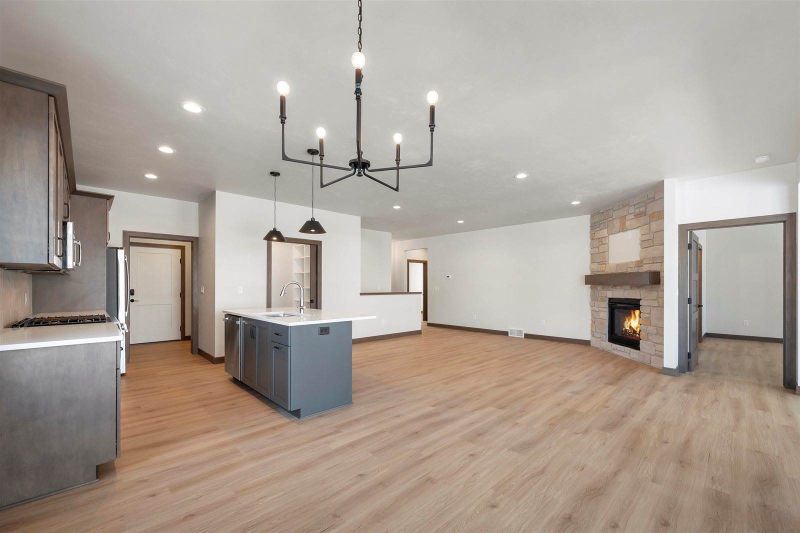 2362 Whispering Wind Lane, Green Bay, WI 54303