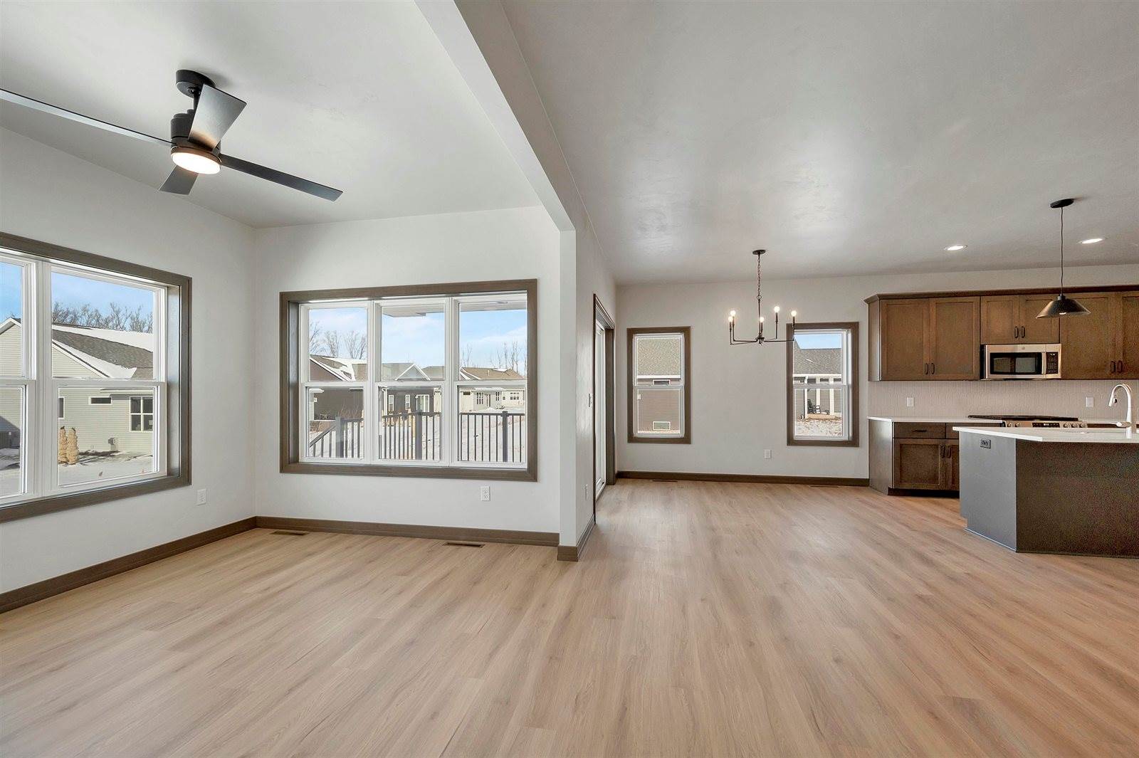 2362 Whispering Wind Lane, Green Bay, WI 54303