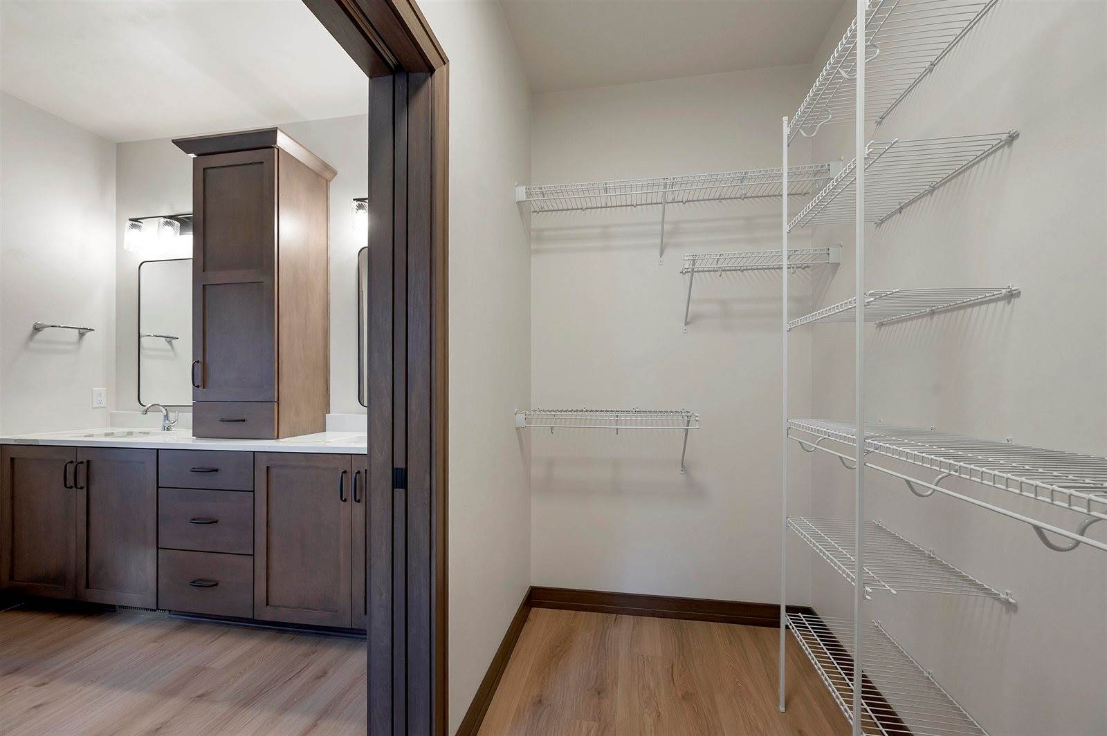 2362 Whispering Wind Lane, Green Bay, WI 54303