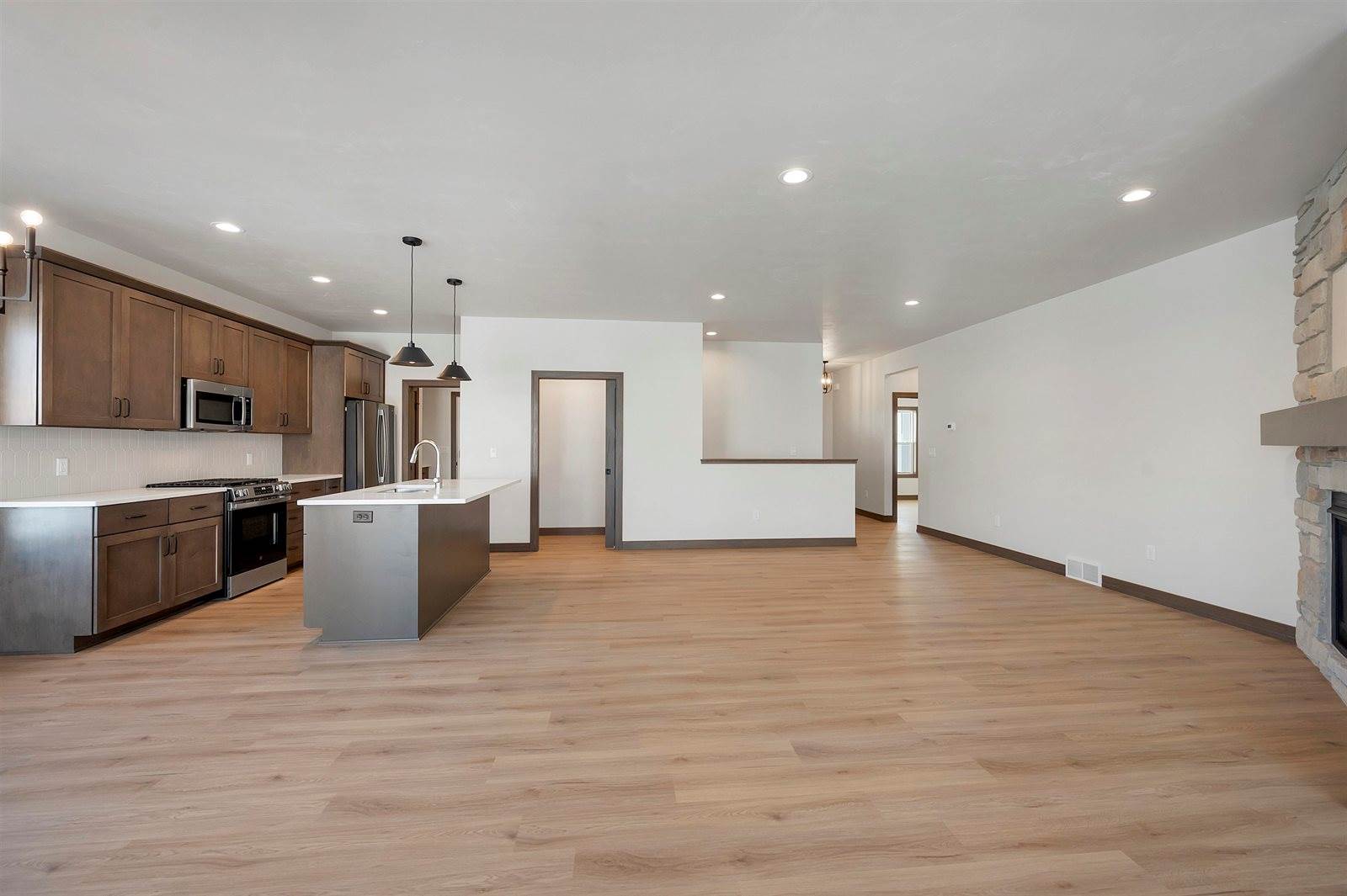 2362 Whispering Wind Lane, Green Bay, WI 54303