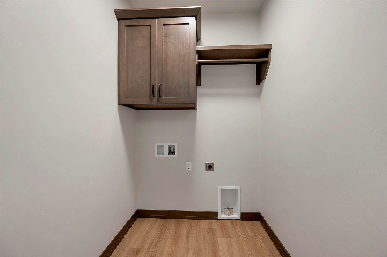 2362 Whispering Wind Lane, Green Bay, WI 54303