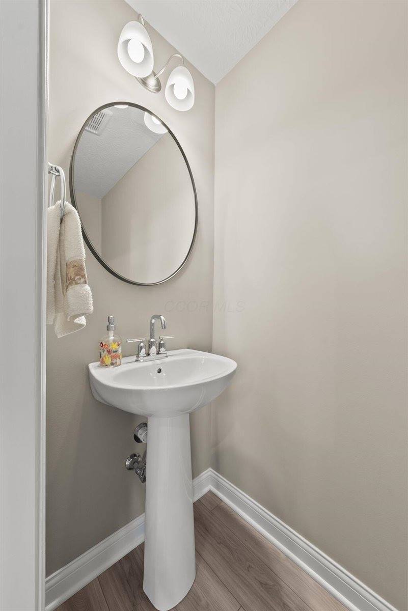 5728 Shadowfair Lane, Powell, OH 43065