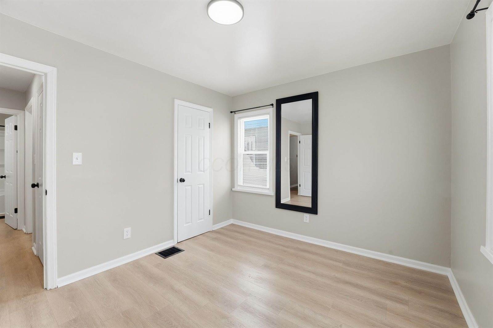 1533 East 26th Avenue, Columbus, OH 43211