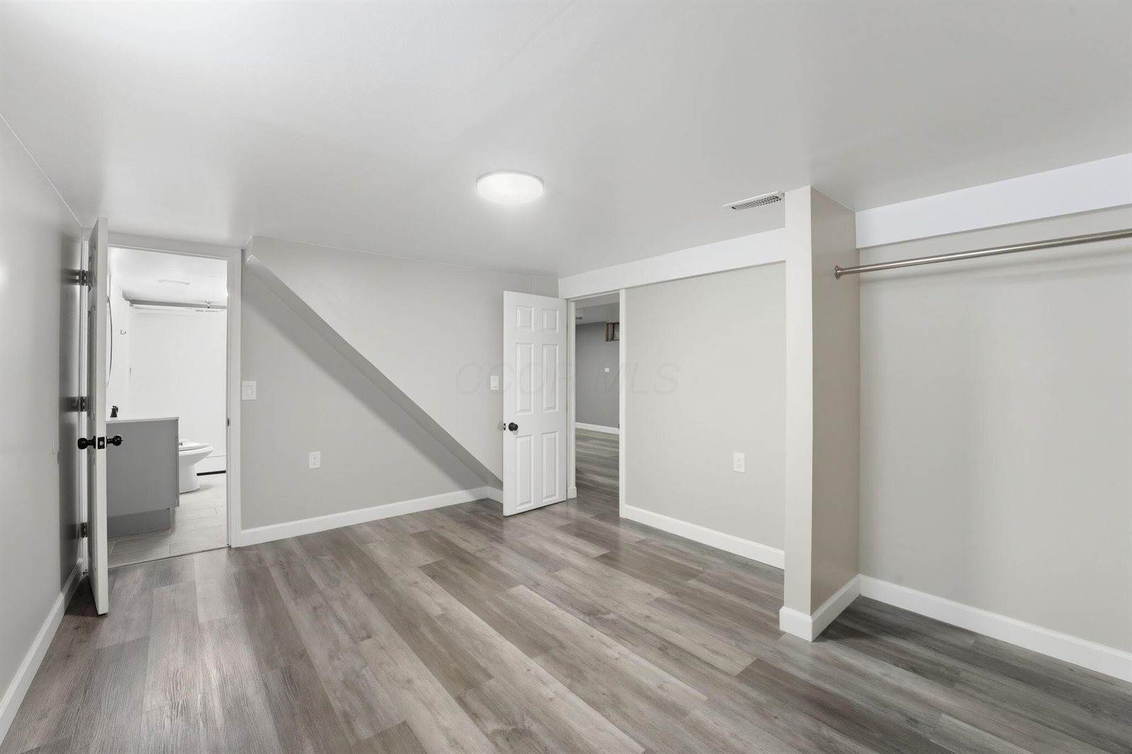 1533 East 26th Avenue, Columbus, OH 43211