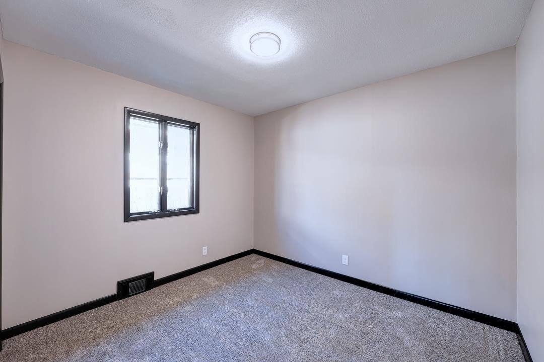 1719 Maris St, Winfield, KS 67156