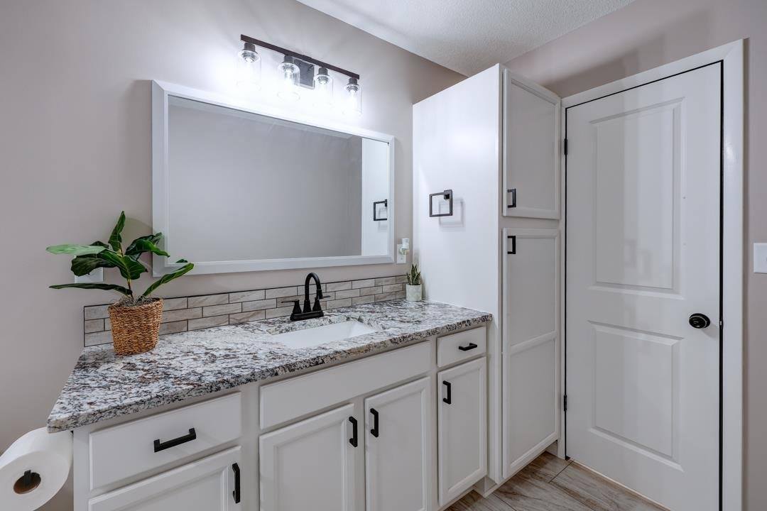 1719 Maris St, Winfield, KS 67156