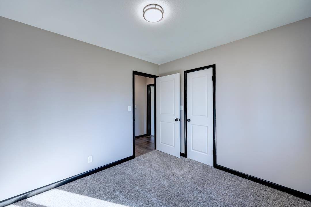 1719 Maris St, Winfield, KS 67156