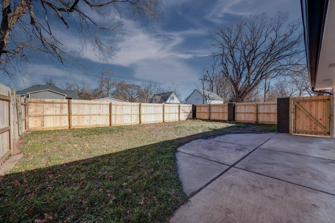 1719 Maris St, Winfield, KS 67156