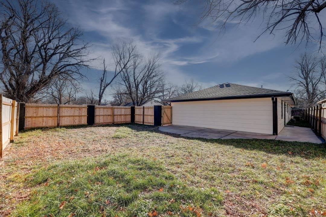 1719 Maris St, Winfield, KS 67156