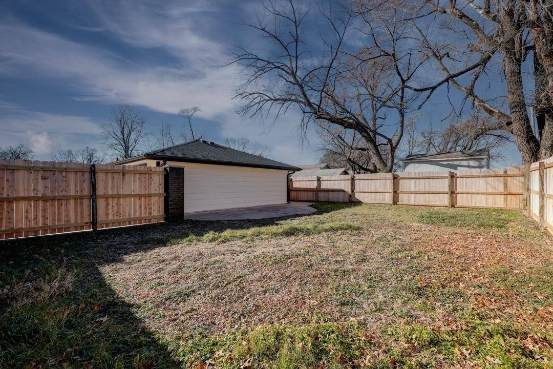 1719 Maris St, Winfield, KS 67156