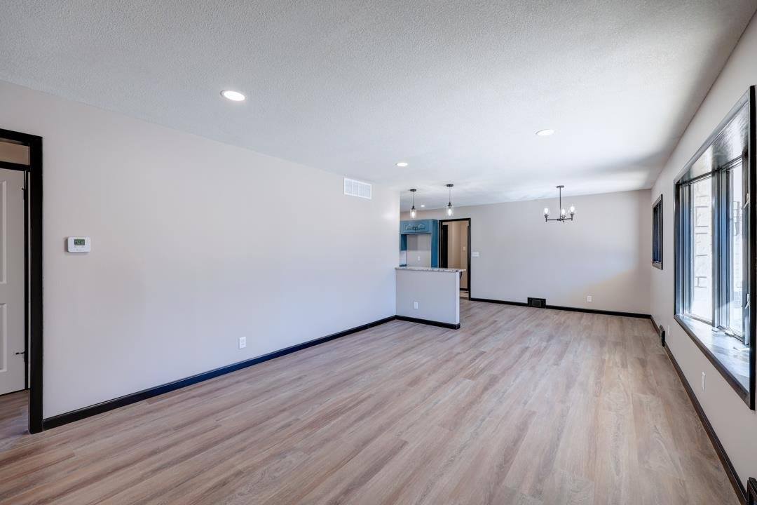 1719 Maris St, Winfield, KS 67156