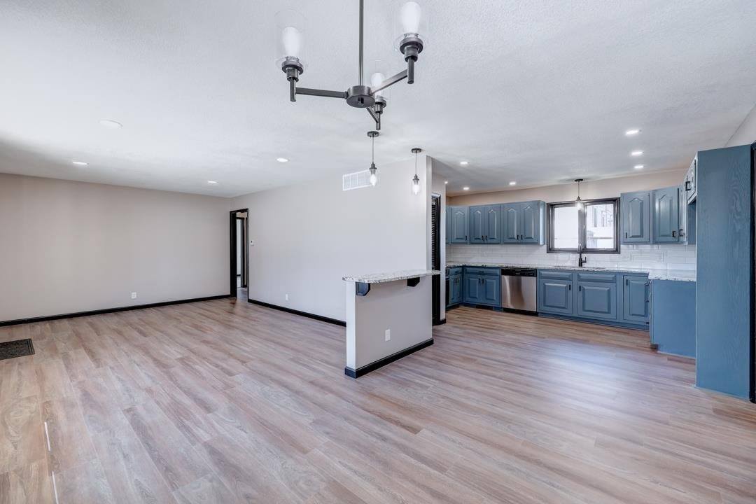 1719 Maris St, Winfield, KS 67156