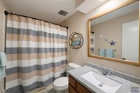 5725 SW 22nd Ter, Topeka, KS 66614